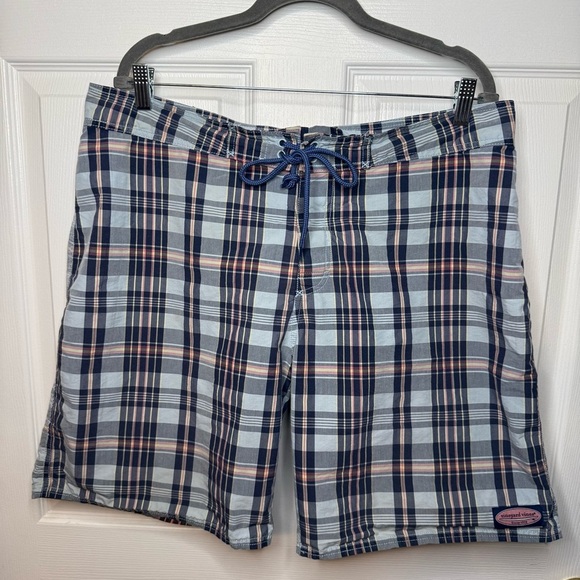 Vineyard Vines Men's Plaid Swim Board Shorts - Blue and Black Size 36 GUC - Picture 1 of 7